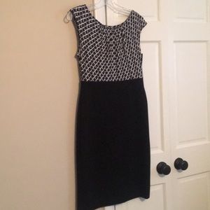 Black and white dress with stretch